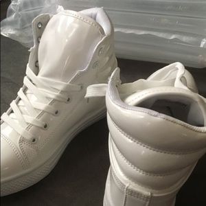 Brand new white high tops (never worn) size 7 1/2